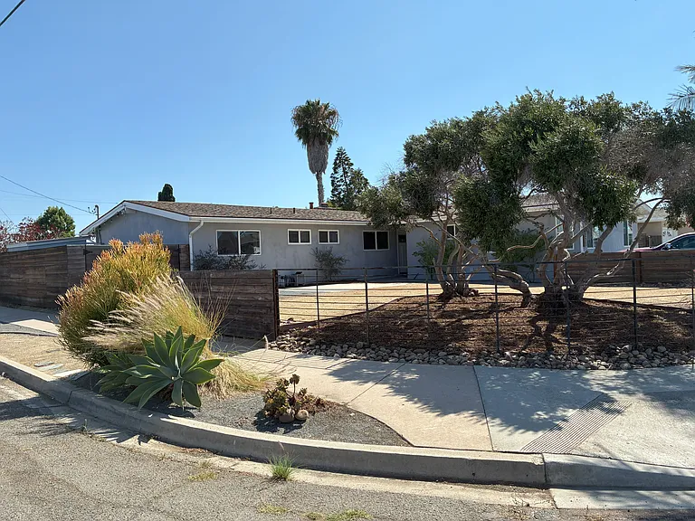 Mount Ararat Dr — Photo 2