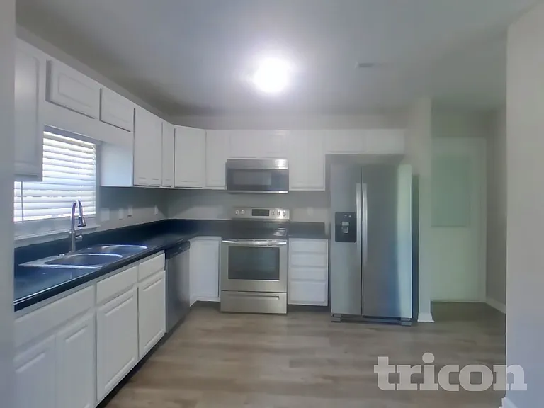 13600 N Ayrshire Cir — Photo 5