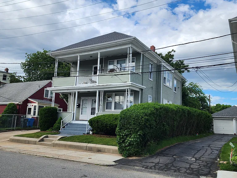 Lambert St — Photo 1