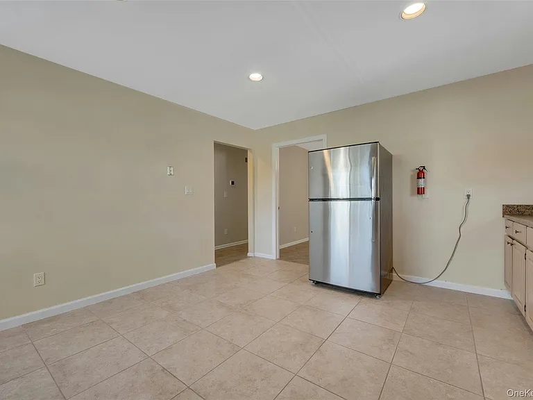 19 Edison Pl #2 — Photo 8