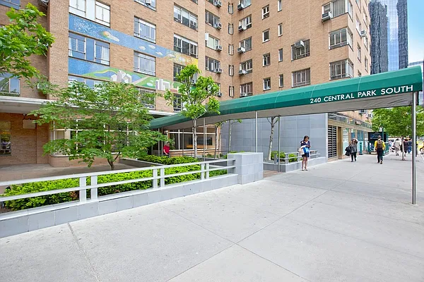Rented by Central Park South Associates | media 15