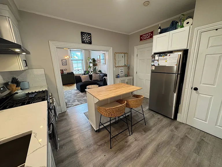 18 Market St #2 — Photo 4