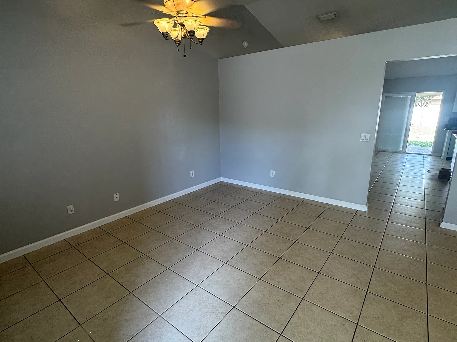 3 bed, 1435 sqft, $2,500 — Photo 4