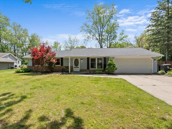 6926 Embers Ct, Fort Wayne, IN 46815