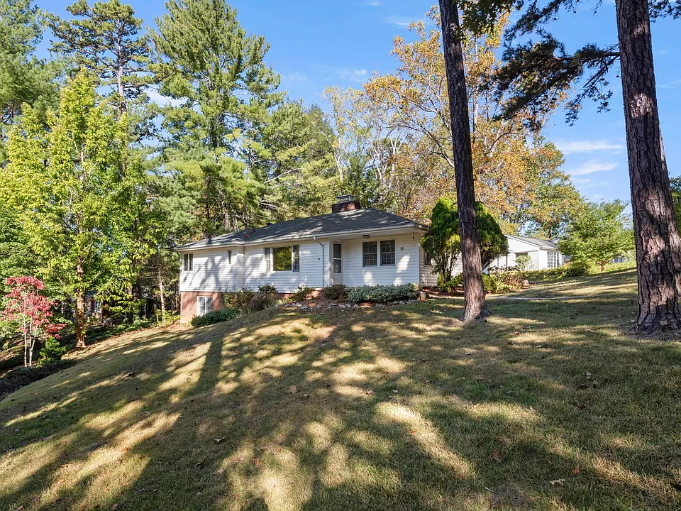 8 Maplewood Pkwy