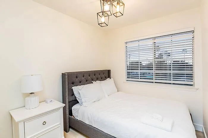 1 bed, 1.0 bath, $1,100 — Photo 2