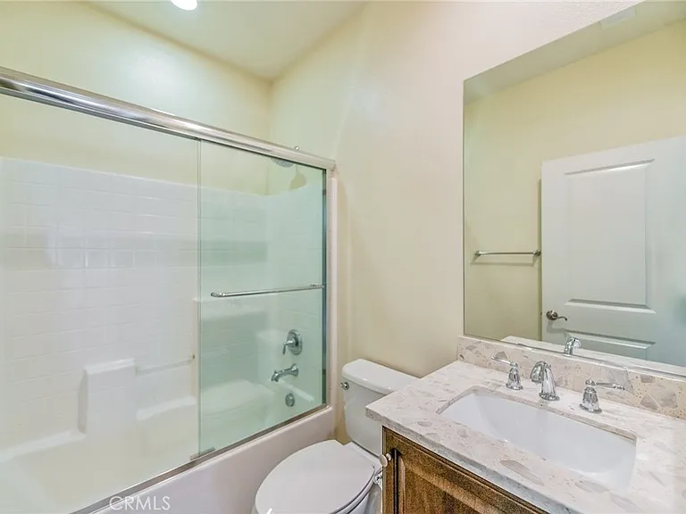 219 Wicker — Photo 16