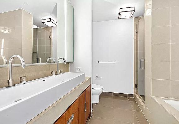 5th image of 450 W 17th St APT 2107