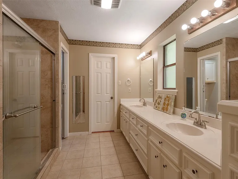 2232 Azalea Cir — Photo 10