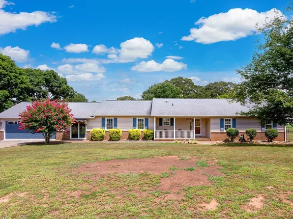 208 Pineview Dr, Pelzer, SC 29669