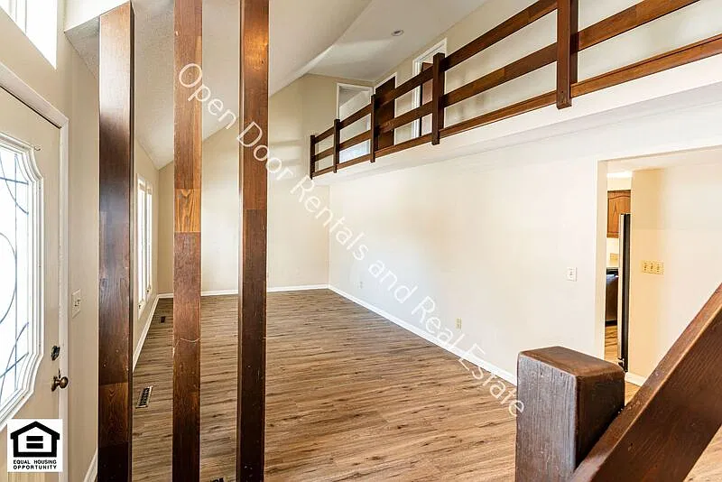 4 bed, 2.5 bath, 2310 sqft, $2,100 — Photo 4