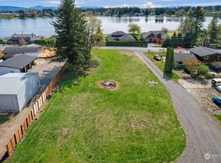 206 E Wiser Lake Rd, Lynden, WA 98264