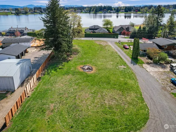 206 E Wiser Lake Road, Lynden, WA 98264