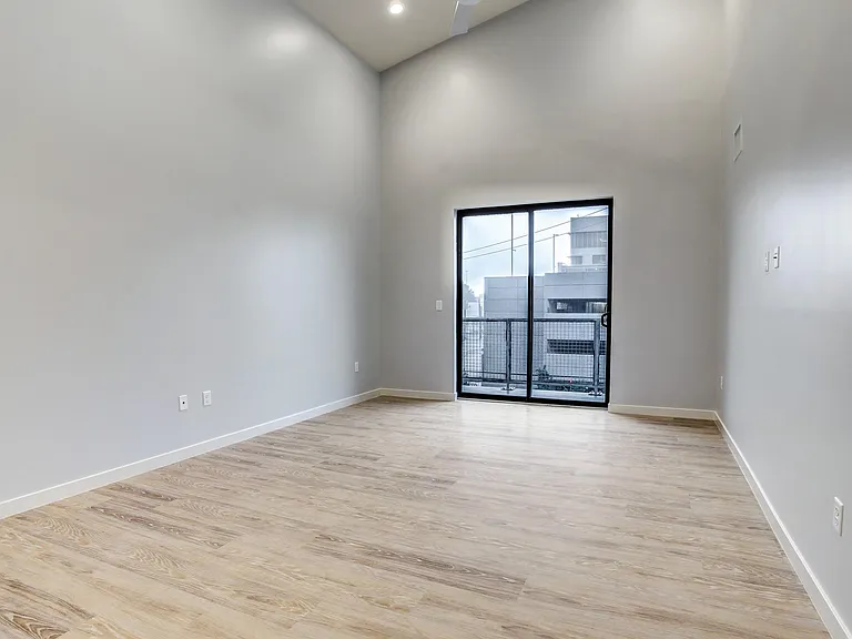 3113 Saint Charles St #240 — Photo 9