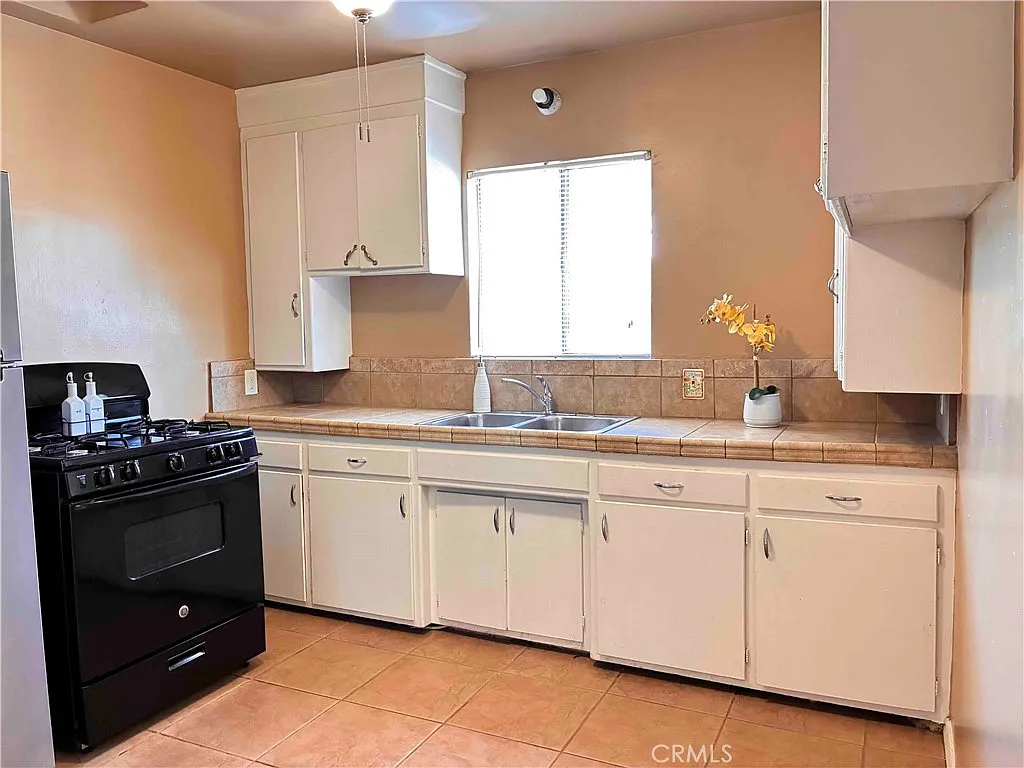 2 bed, 950 sqft, $2,695 — Photo 4