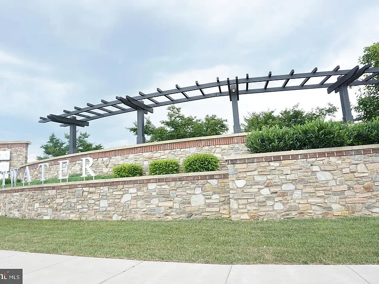 215 Quarry Point Rd — Photo 31