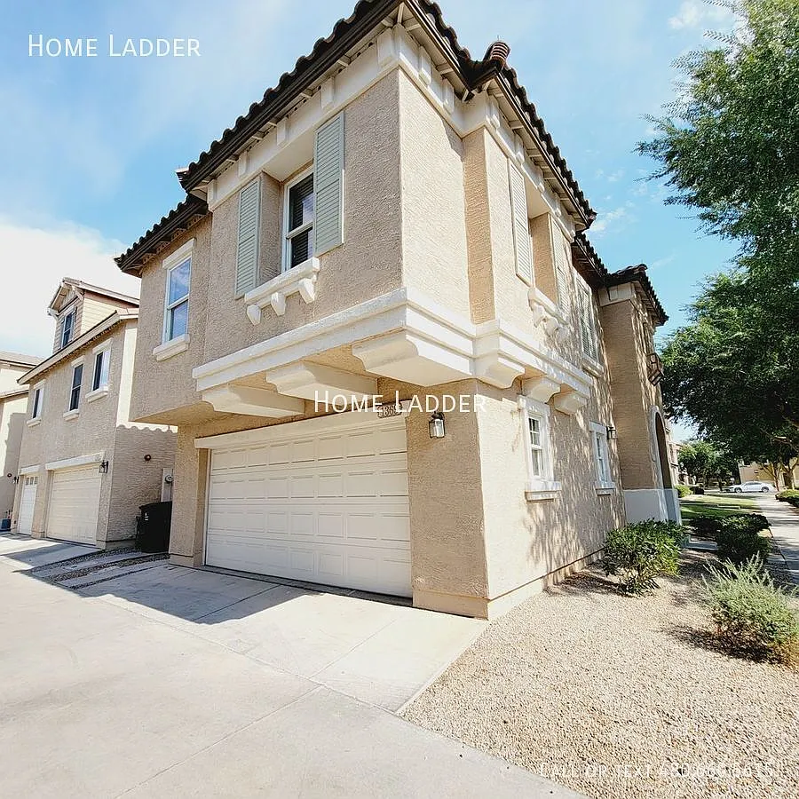 Building Photo - 1369 S Sabino Dr