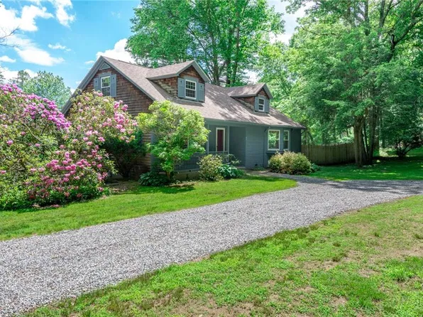 31 Hamilton Hill Rd, Glocester, RI 02814