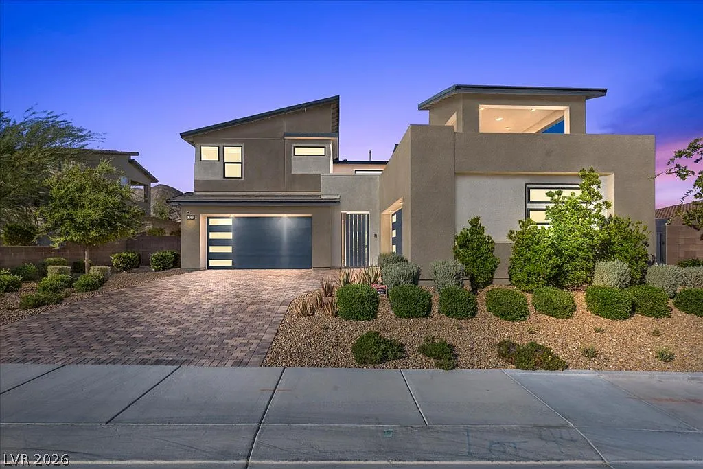 5 bed, 4.5 bath, 3685 sqft, $7,995 — Photo 1