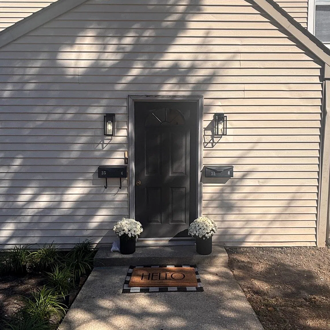 2 bed, 1.0 bath, 1896 sqft, $2,200 — Photo 4