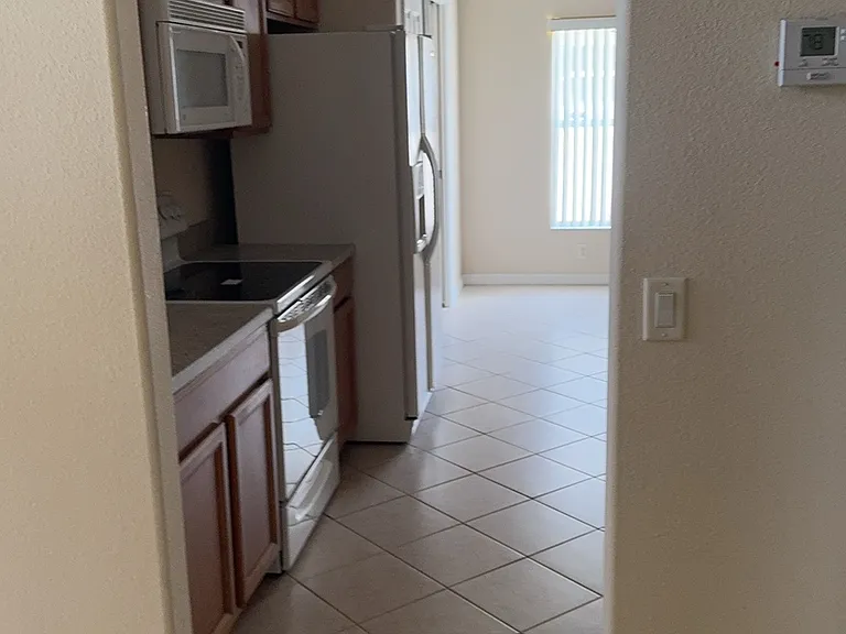 2362 Glasbern Cir — Photo 10