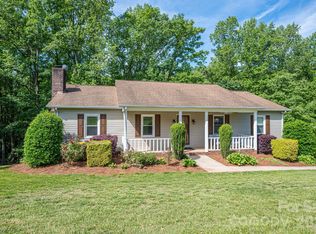 6097 Tuckborough, Hickory, NC 28602