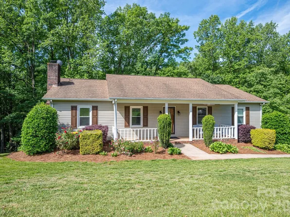 6097 Tuckborough, Hickory, NC 28602