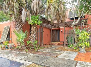 10275 Greenhouse Rd, Pembroke Pines, FL 33026