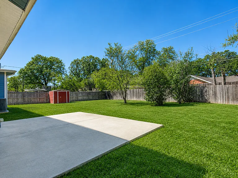 611 Greenwich Blvd — Photo 19