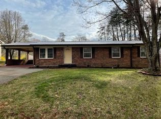 50 Roosevelt Dr, Ridgeway, VA 24148