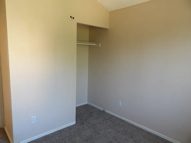 3483 Foxridge Dr — Photo 20