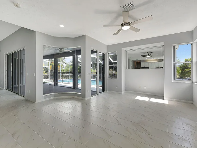 2704 SE Eagle Dr — Photo 17