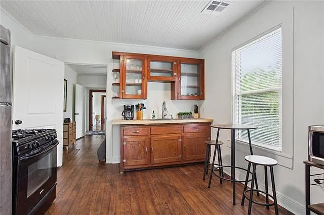 1029 Dolhonde St — Photo 11