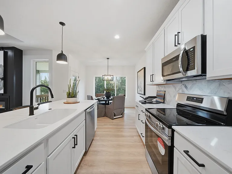 8600 50th Ct — Photo 16