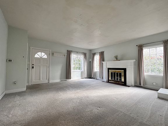 5th image of 821 NW Market St #A