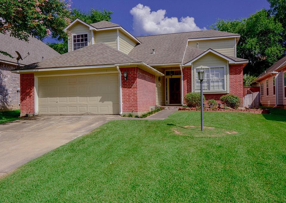 1st image of 4843 Moonlight Dr
