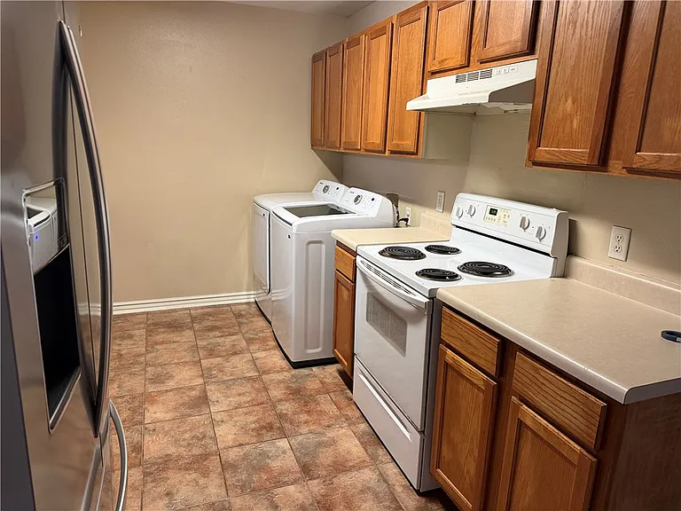 234 Graystone Cir — Photo 2