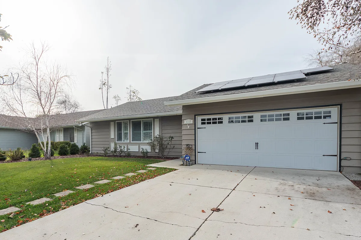 Building Photo - 6117 Lean Ave