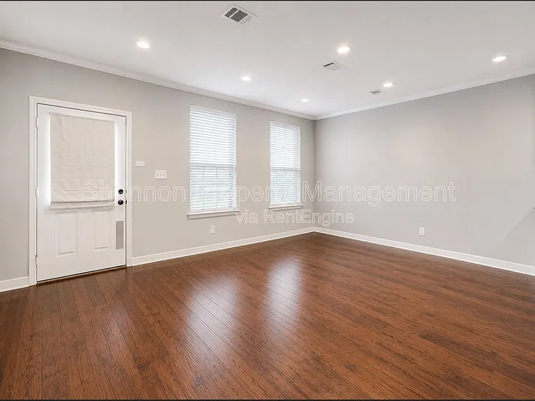 921 Kern St — Photo 5