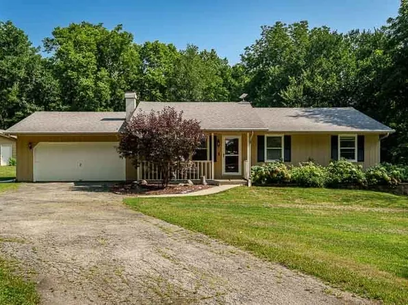 13773 Tallakson Rd, Durand, IL 61024