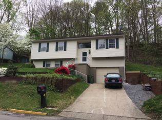 1048 Charles Ave, Morgantown, WV 26505