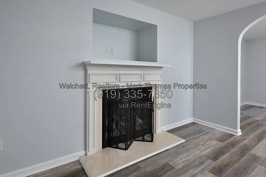3 bed, 2.5 bath, 1404 sqft, $1,900 — Photo 3