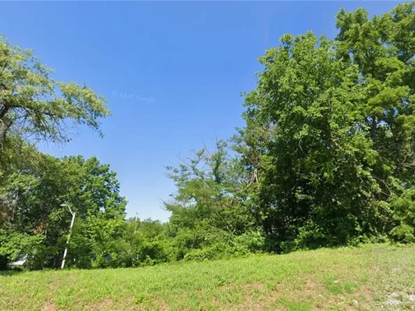 3114 E 68th St, Kansas City, MO 64132