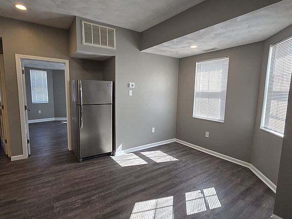 3rd image of 148 Chestnut St APT 1