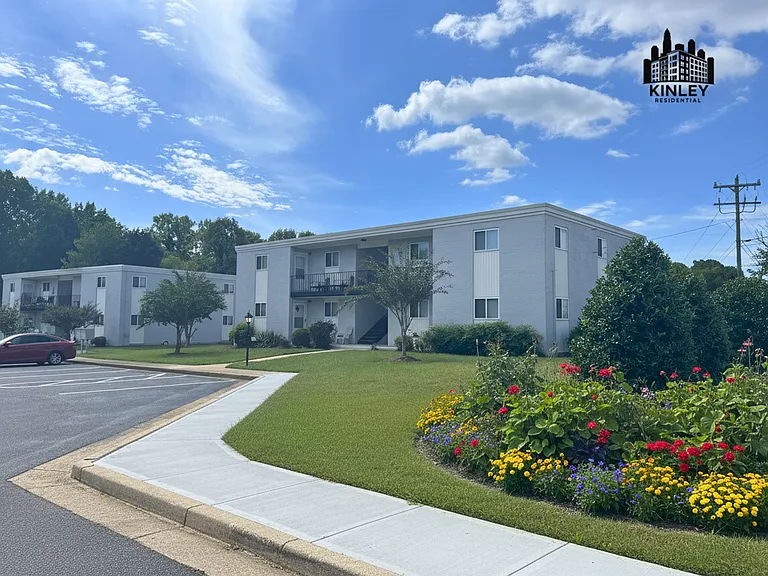 Clemmons Village Apartments — Photo 9
