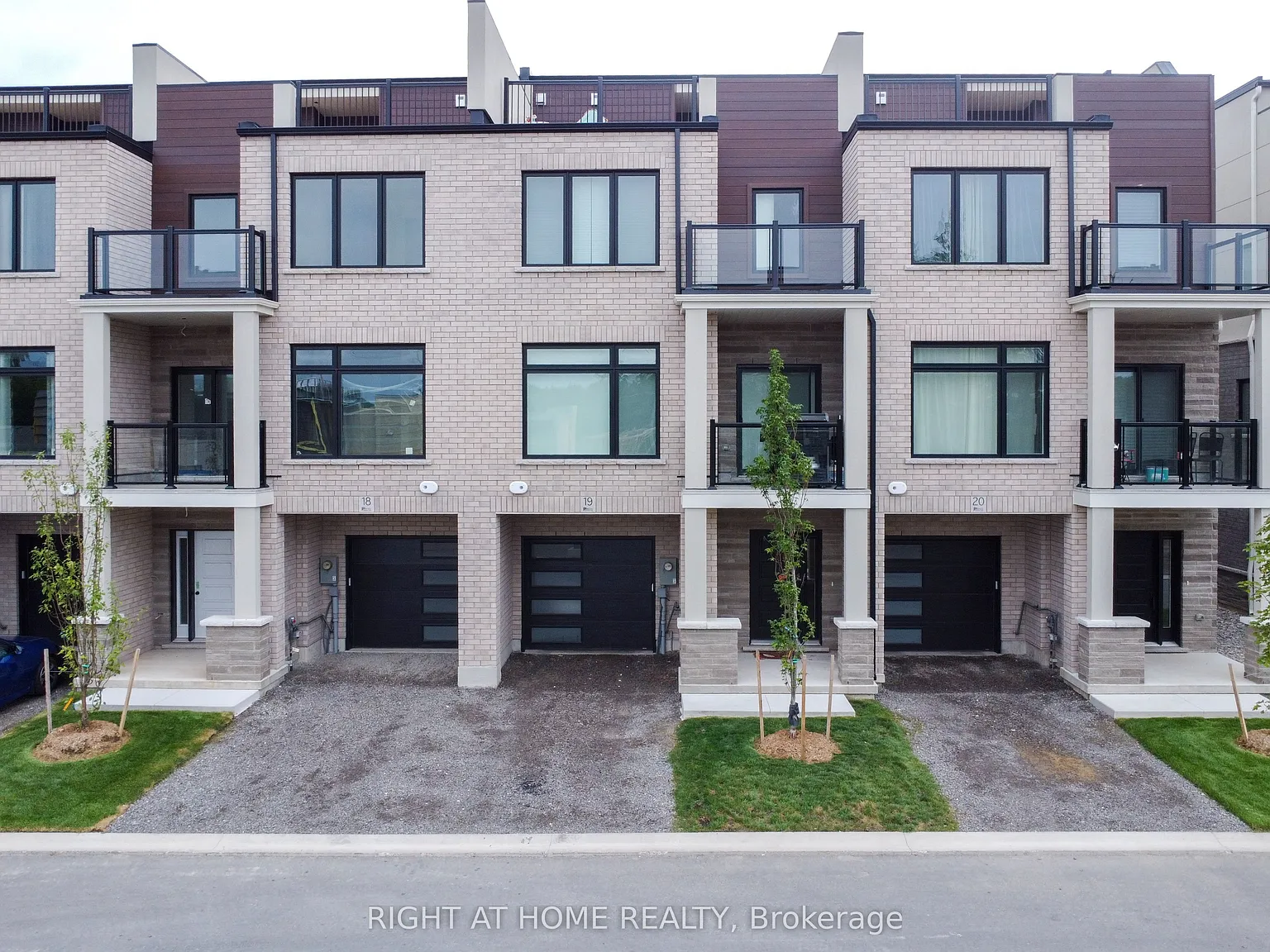 292 Vine St — Photo 1