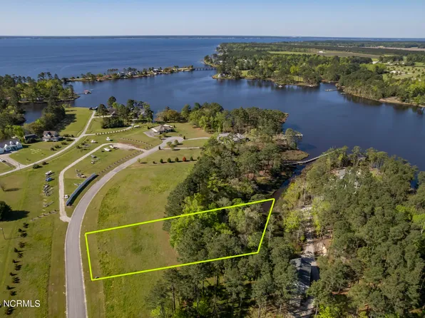 518 Dawson Creek Boulevard, Oriental, NC 28571