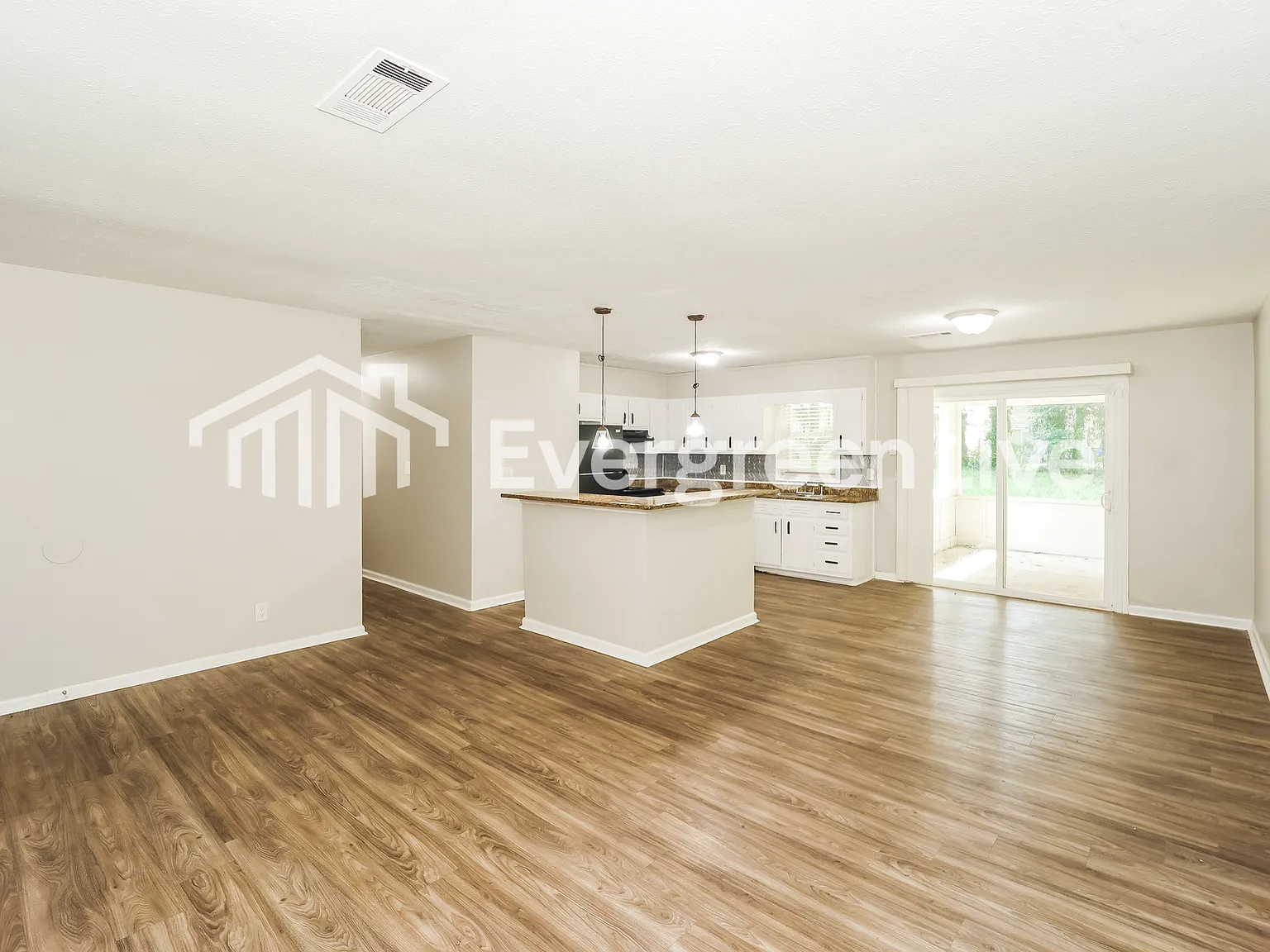 3 bed, 2.5 bath, 1640 sqft, $1,745 — Photo 4