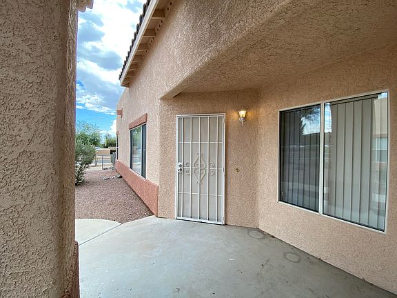 3rd image of 1570 N Paseo La Tinaja