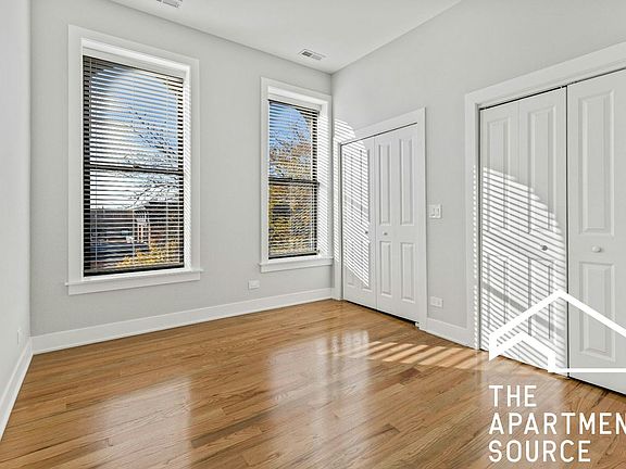 4th image of 2105 N Sedgwick St